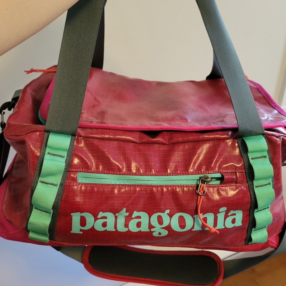Patagonia 45L black hole duffel bag